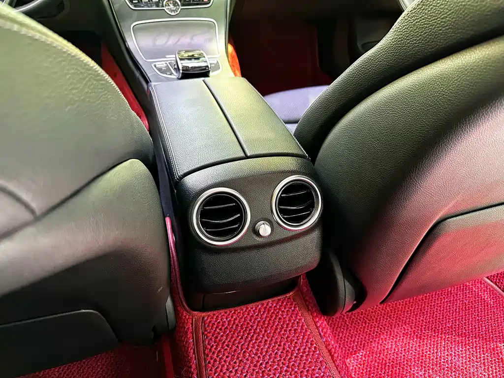 Mercedes-Benz C-Class 2017 — фото 19