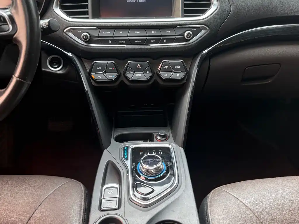 GAC Trumpchi GS4 New Energy 2017 — фото 12