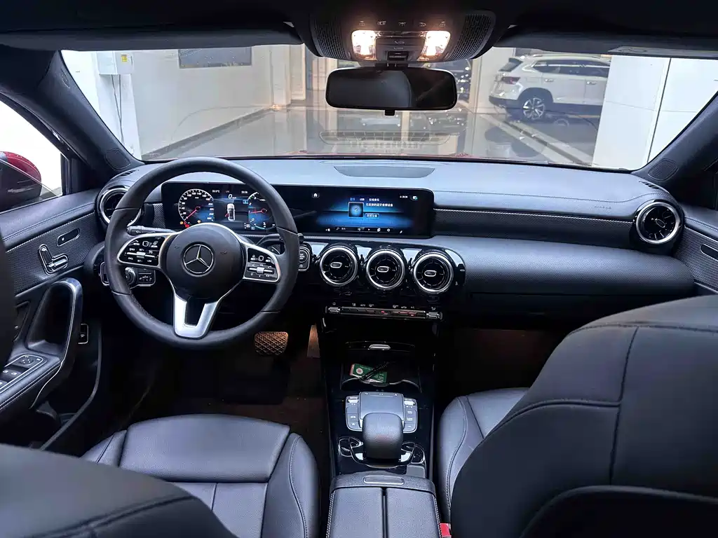 Mercedes-Benz A-Class 2022 — фото 18