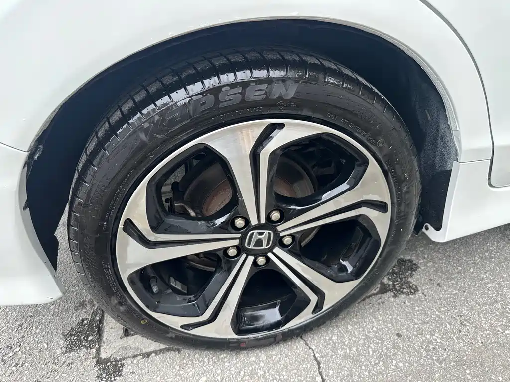 Honda Jade 2017 — фото 16