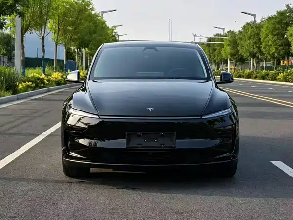 Tesla Model Y 2026