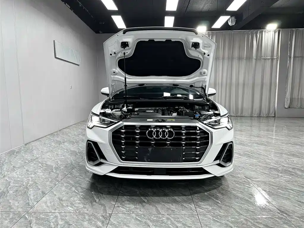 Audi Q3 2022 — фото 9