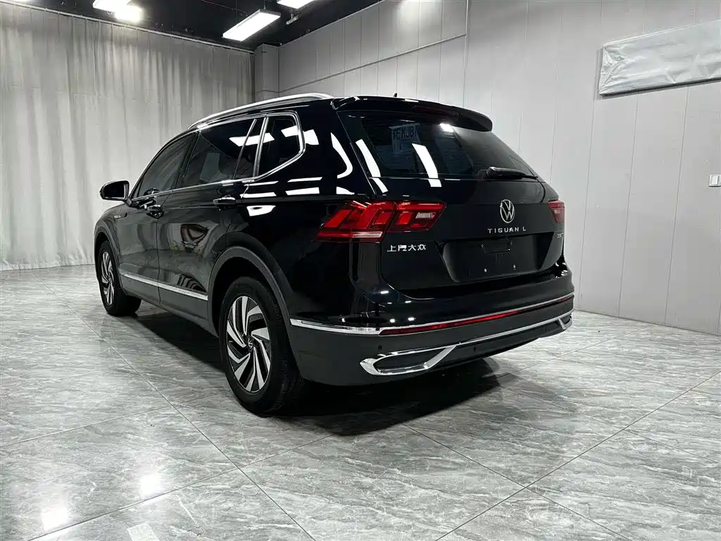 Volkswagen Tiguan L 2023 — фото 6