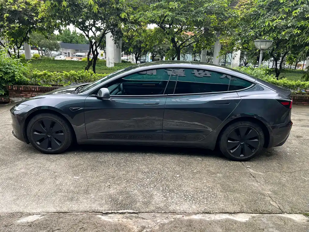 Tesla Model 3 2024 — фото 14