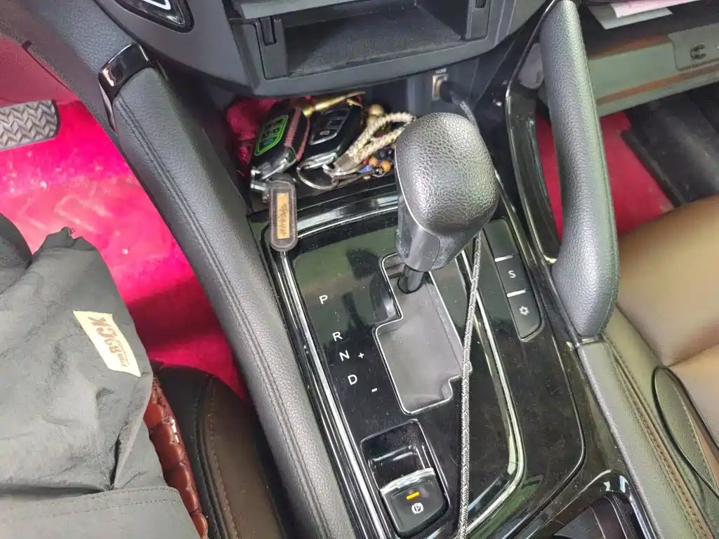 Dongfeng Fengshen AX7 2018 — фото 10