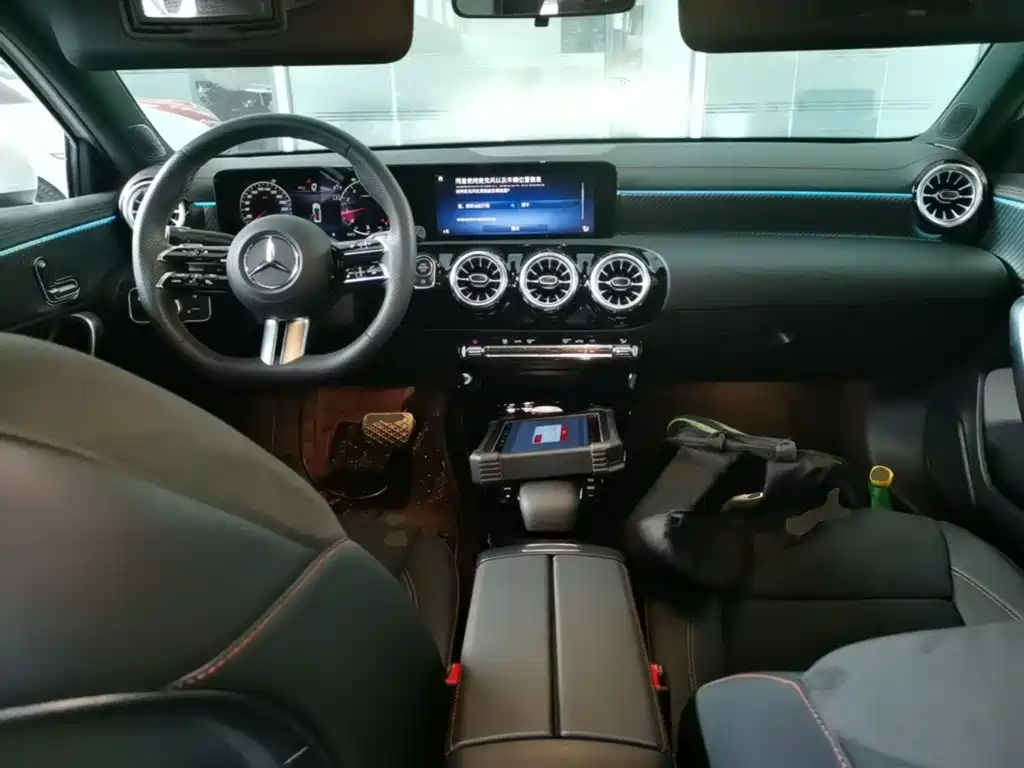 Mercedes-Benz A-Class 2024 — фото 10