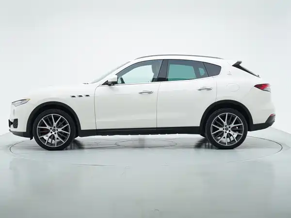 Maserati Levante 2021