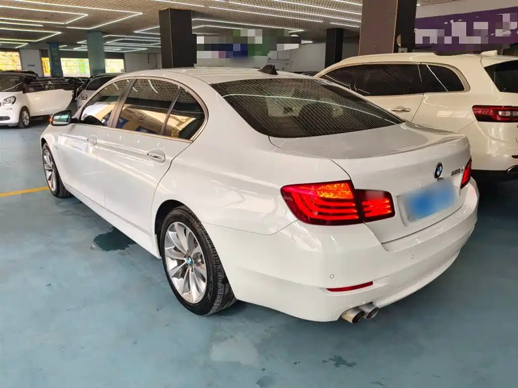BMW 5 Series 2016 — фото 23