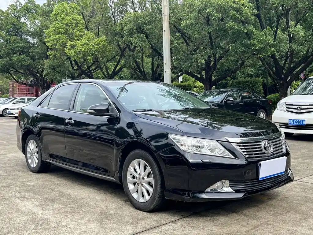 Toyota Camry 2013 — фото 3