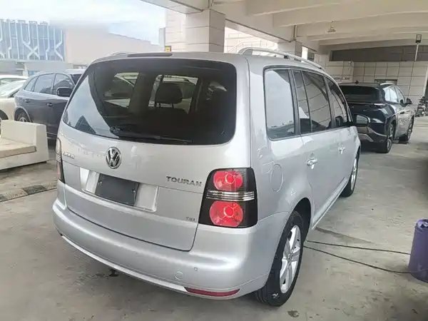 Volkswagen Touran 2016