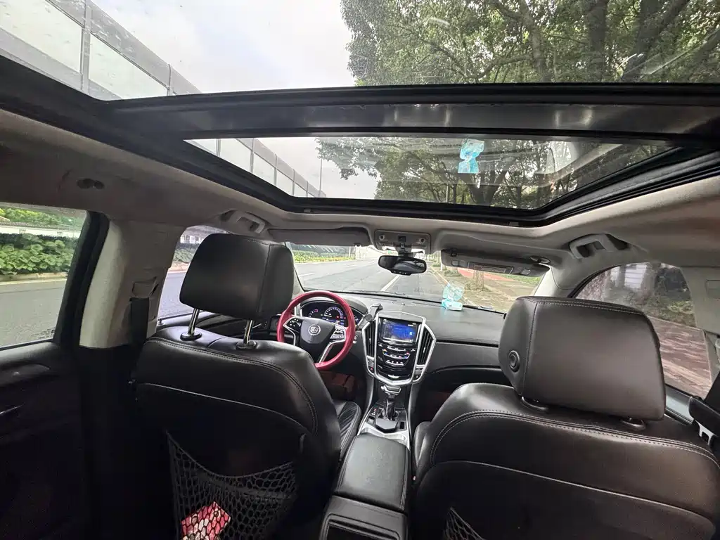 Cadillac SRX 2015 — фото 9