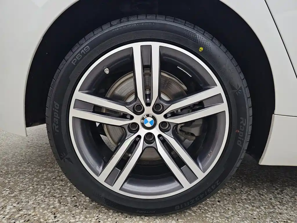 BMW 5 Series 2023 — фото 17