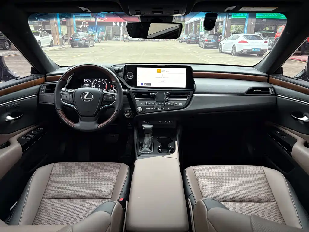Lexus ES 2023 — фото 10