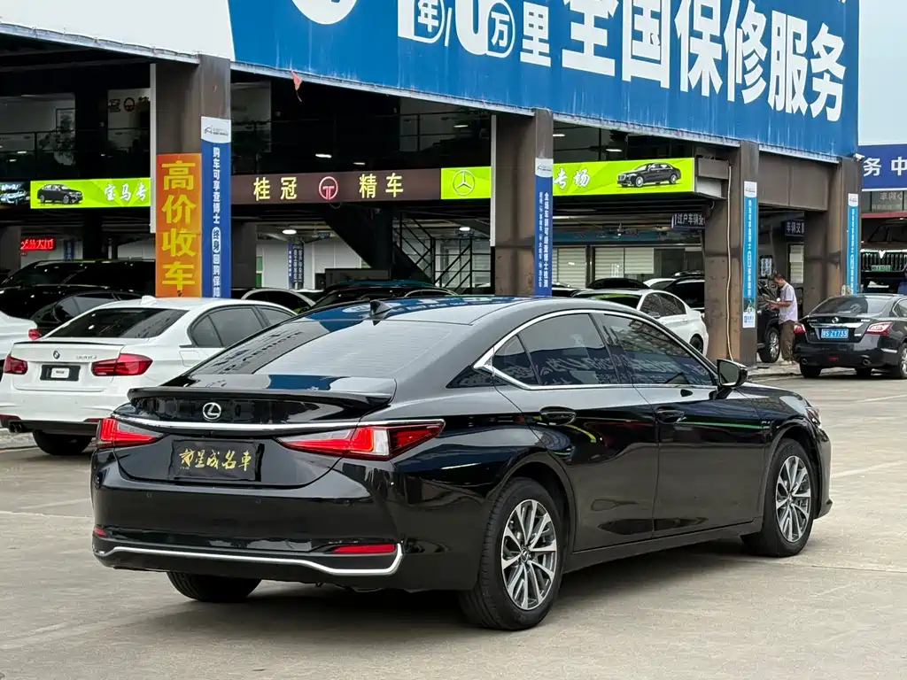 Lexus ES 2023 — фото 18