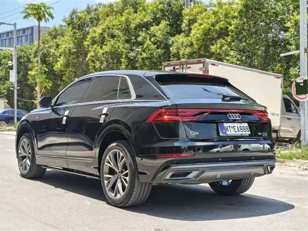 Audi Q8 2021