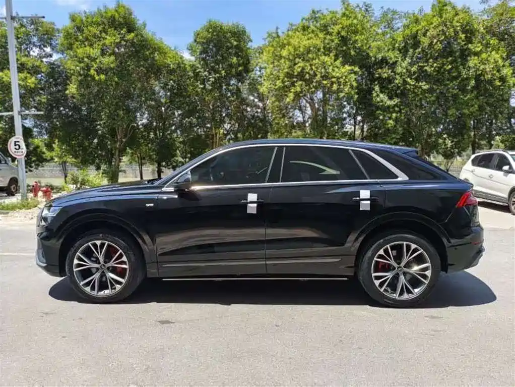 Audi Q8 2021
