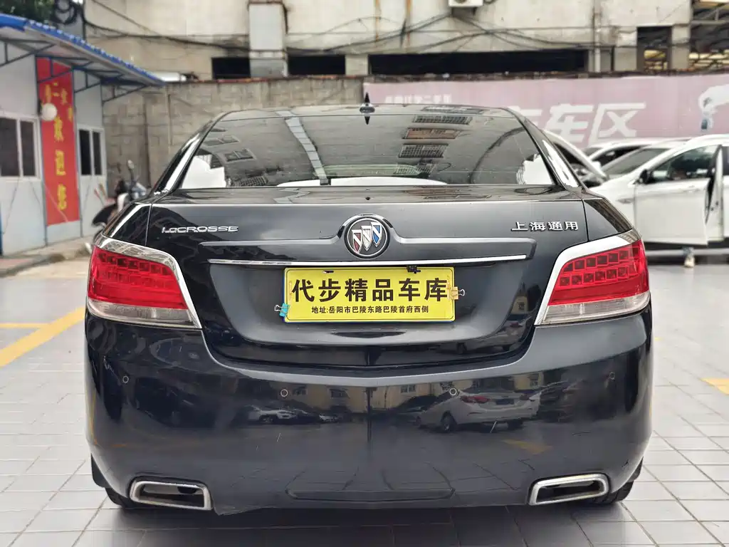 Buick LaCrosse 2010 — фото 12