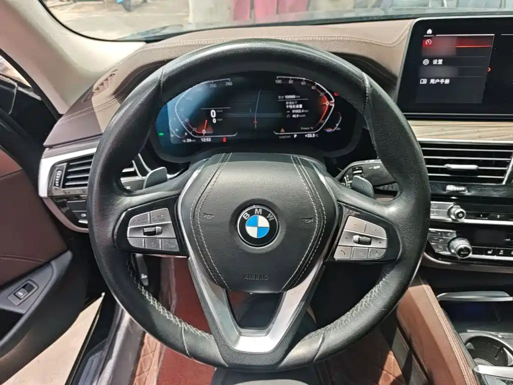 BMW 5 Series 2023 — фото 11