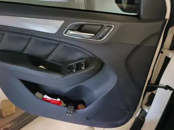 Roewe RX5 2017