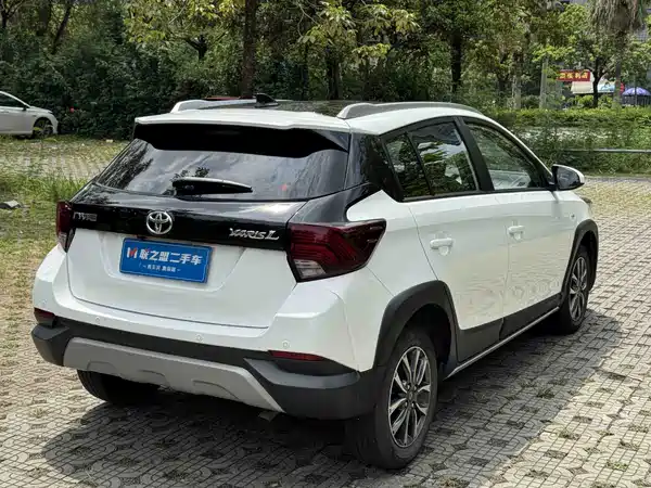 Toyota Yaris L 2022
