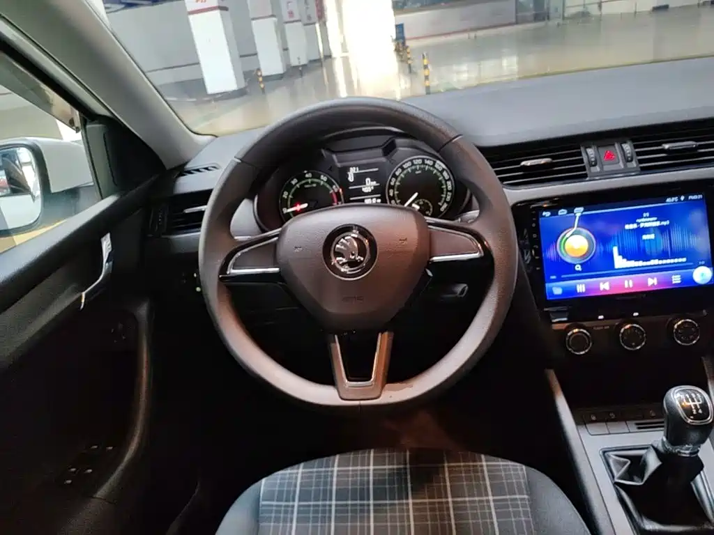 Skoda Octavia 2020 — фото 11