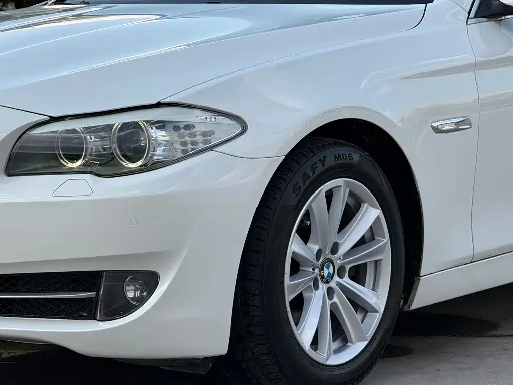 BMW 5 Series 2012 — фото 11