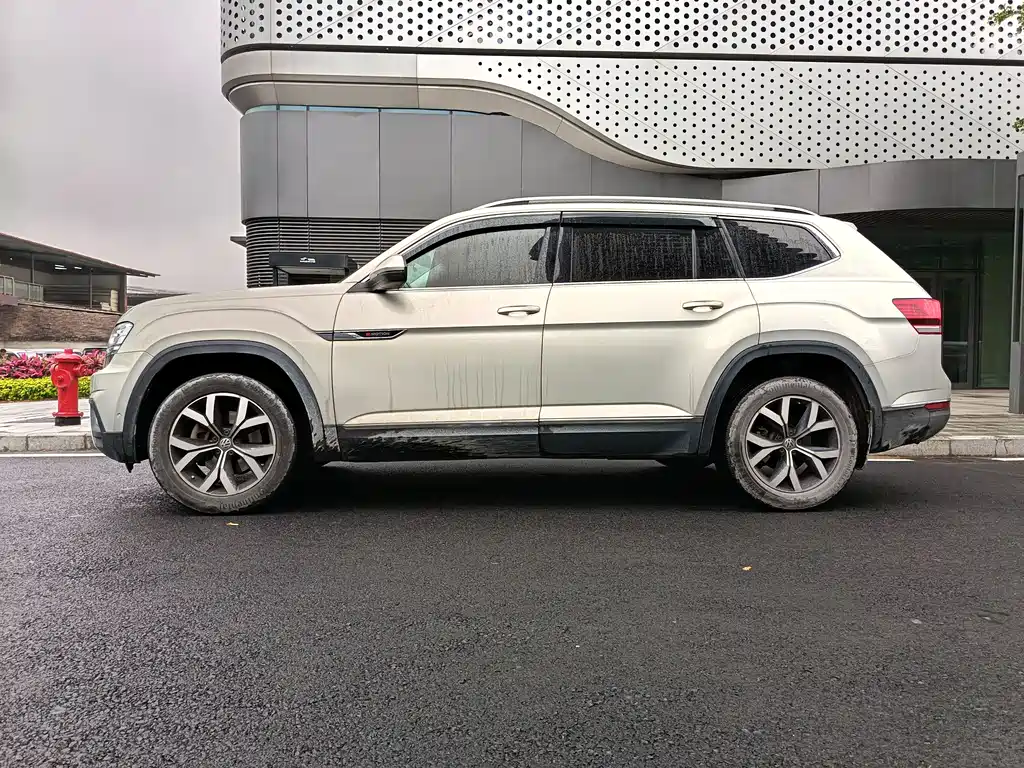 Volkswagen Teramont 2017 — фото 9
