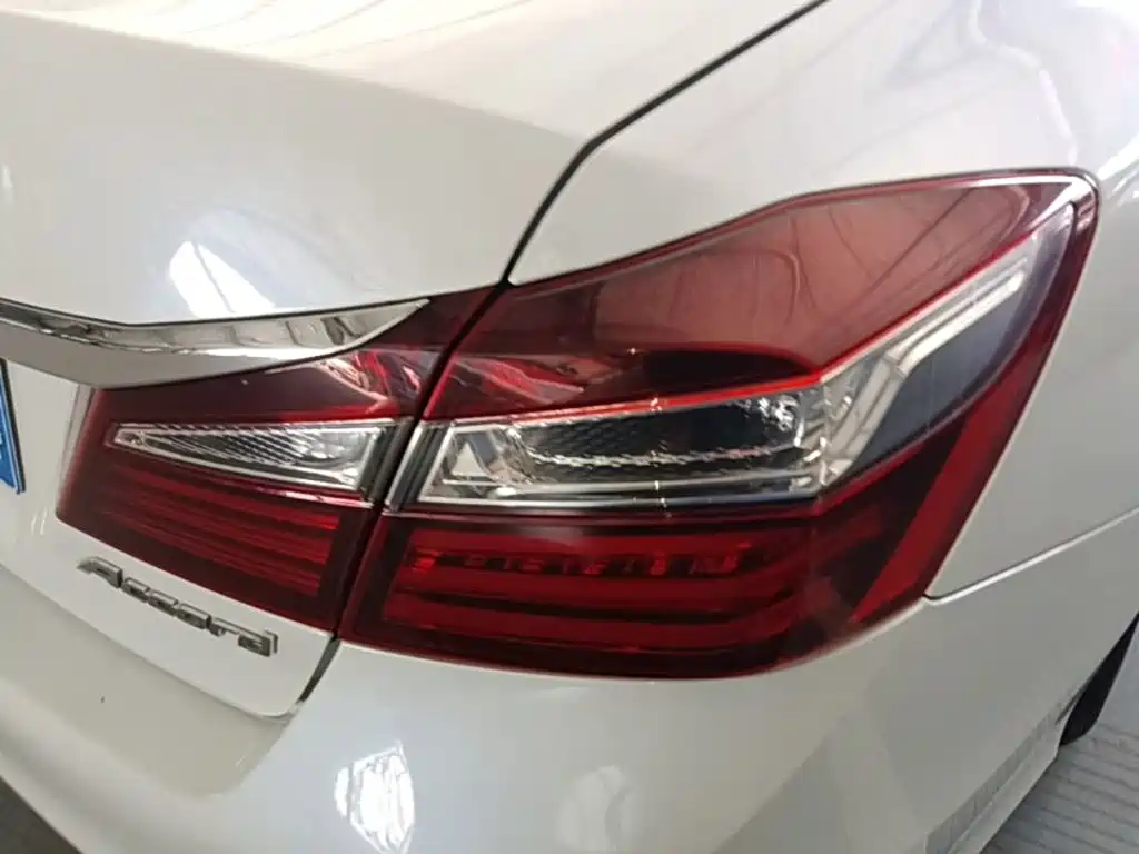 Honda Accord 2016 — фото 24