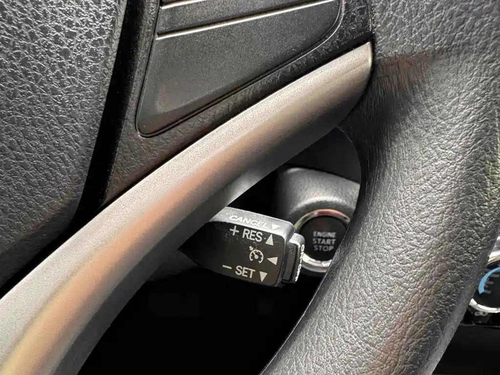 Toyota Yaris L 2022 — фото 23
