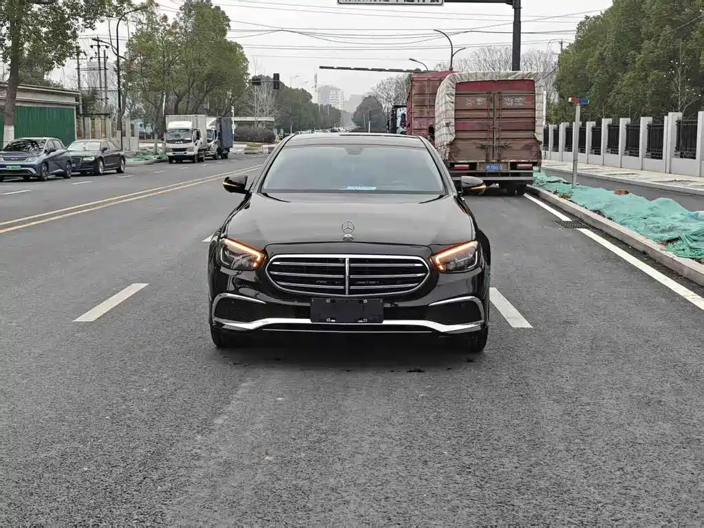 Mercedes-Benz E-Class 2023 — фото 6