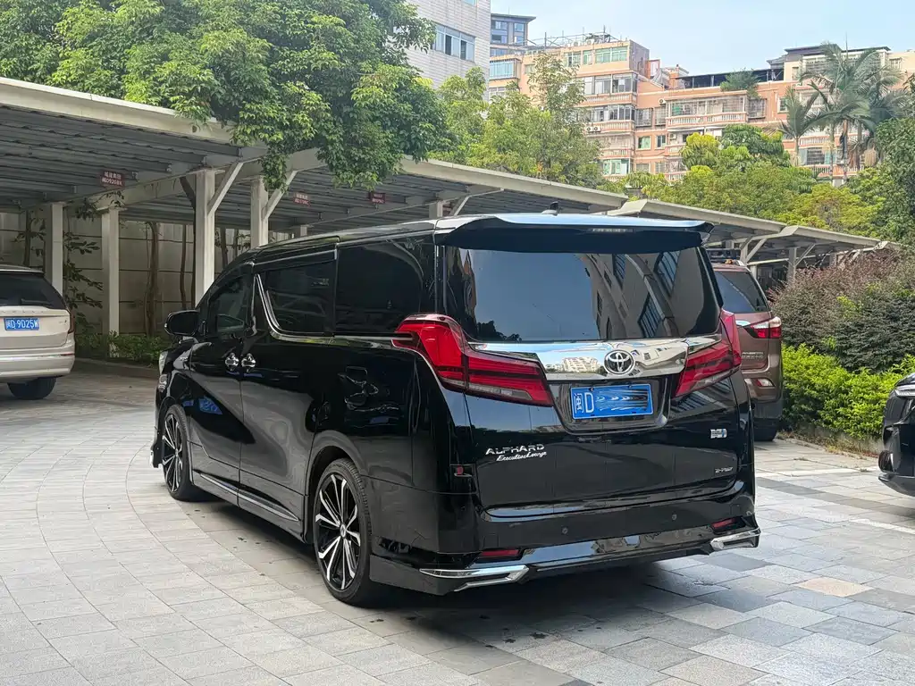 Toyota Alphard 2021 — фото 4