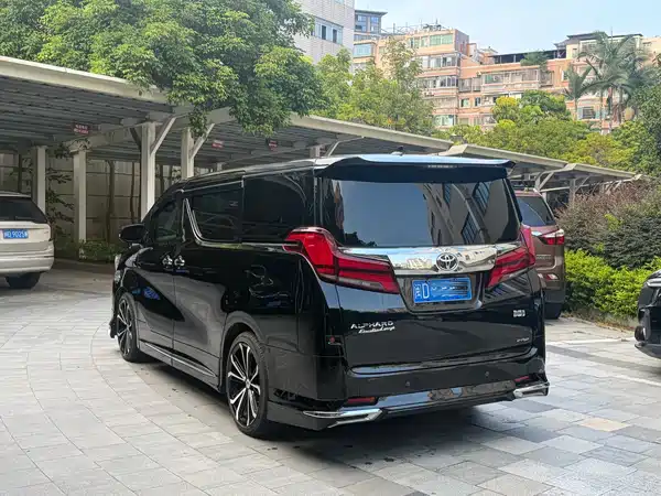 Toyota Alphard 2021