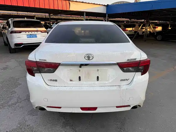 Toyota Reiz 2013