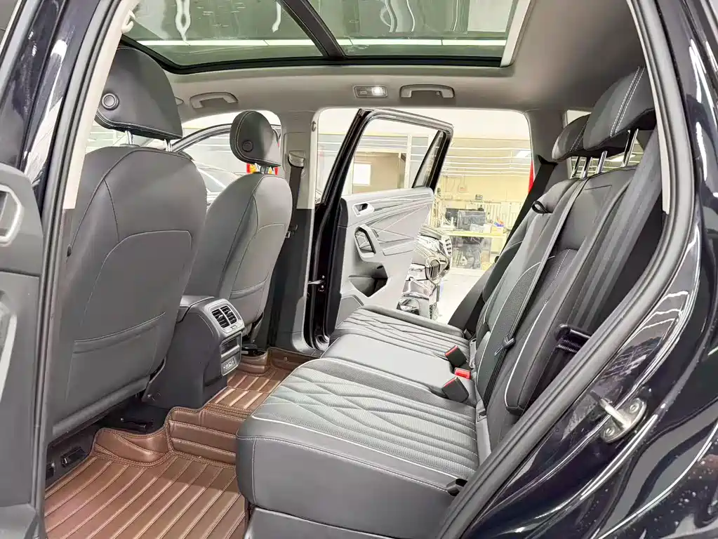 Volkswagen Tiguan L 2022 — фото 8