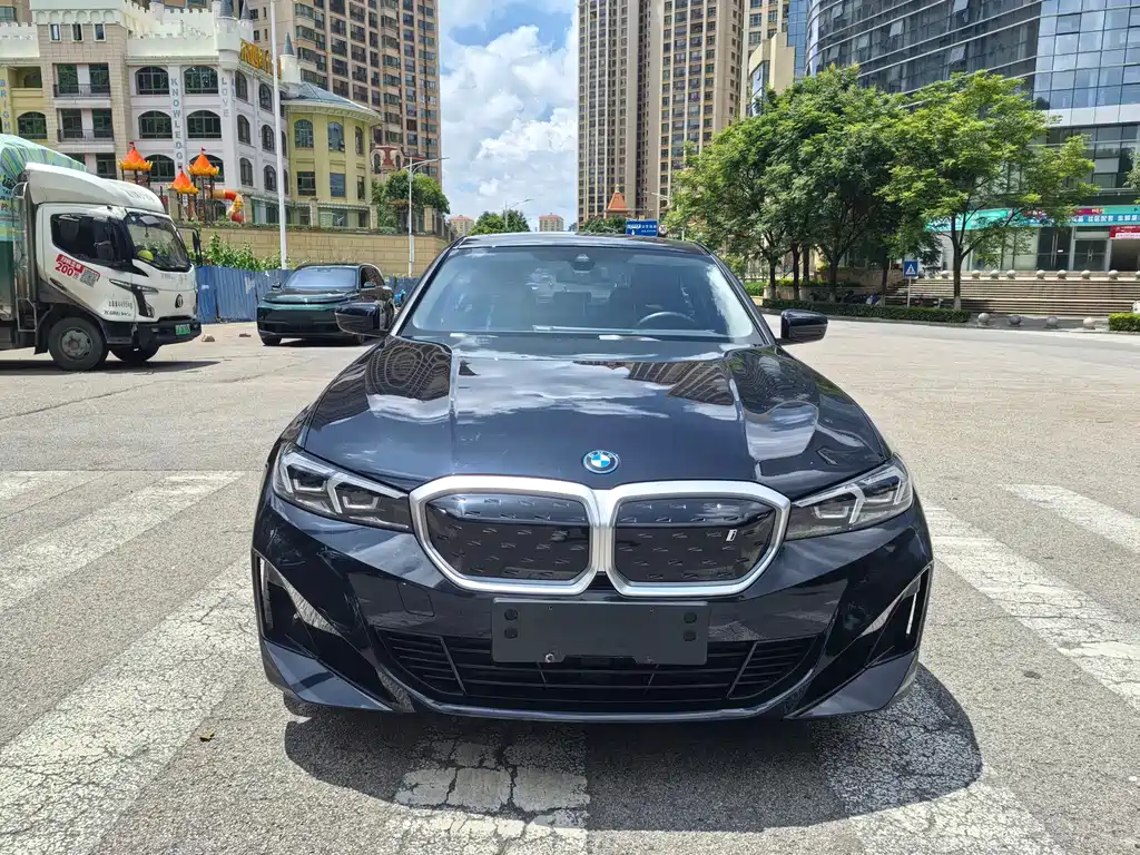 BMW i3 2024