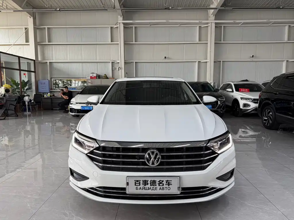 Volkswagen Sagitar 2022