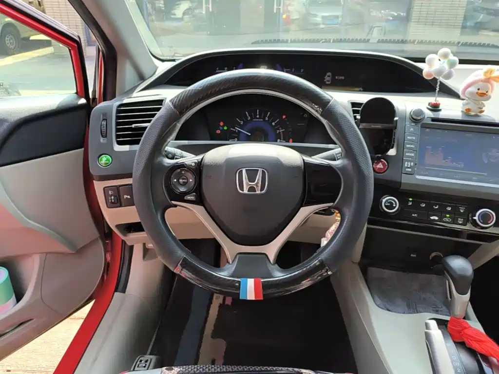 Honda Civic 2015 — фото 11