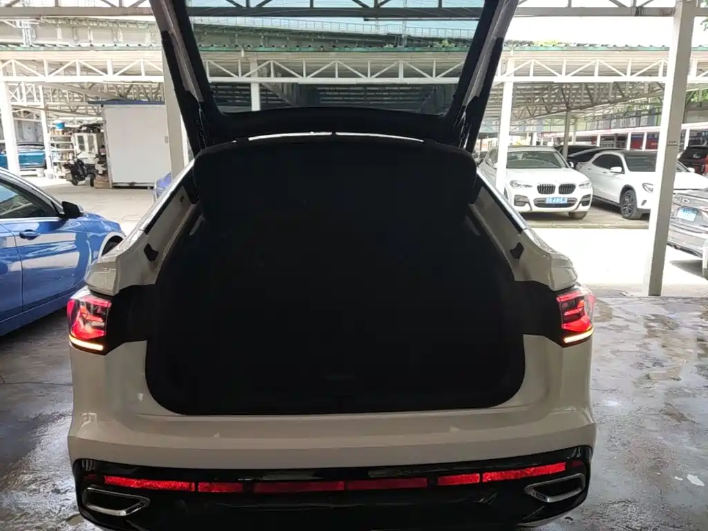 Volkswagen Tiguan X 2023 — фото 13