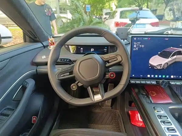 Xiaomi SU7 2025