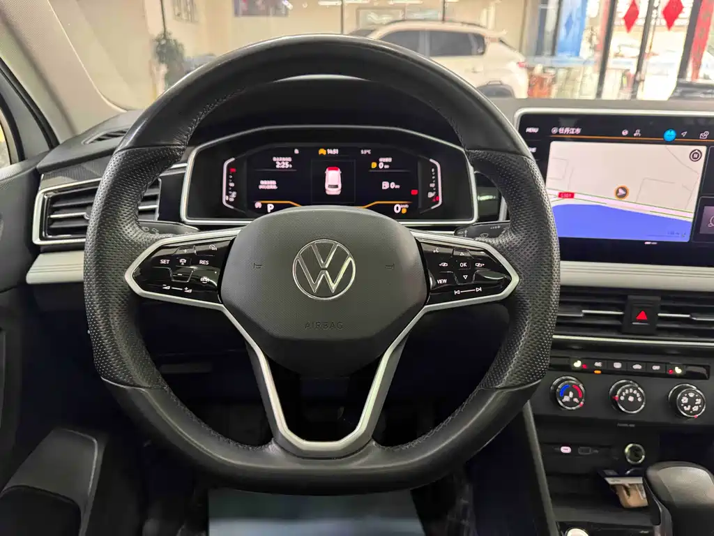 Volkswagen Tiguan L 2022 — фото 15