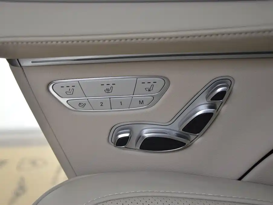 Mercedes-Benz V-Class 2026 — фото 12
