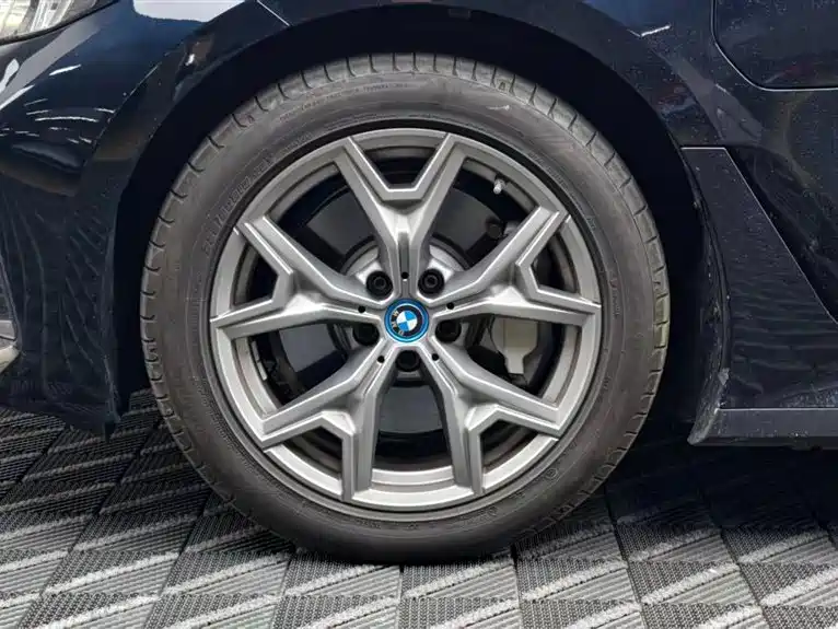 BMW i3 2024 — фото 8