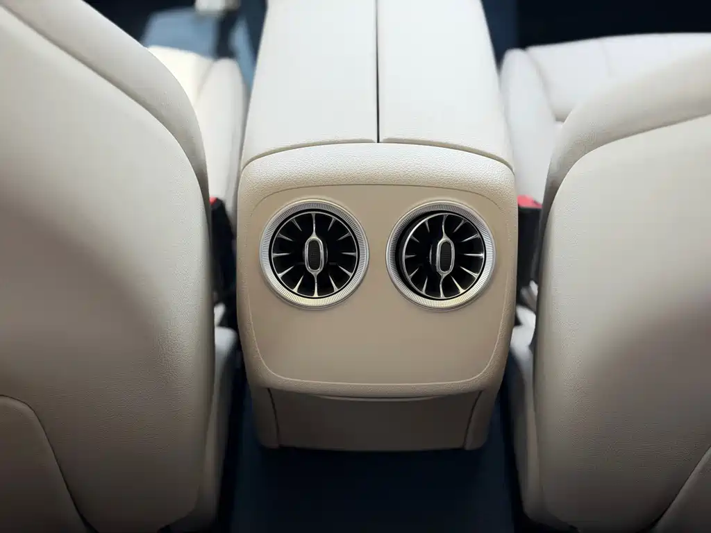 Mercedes-Benz E-Class 2022 — фото 18