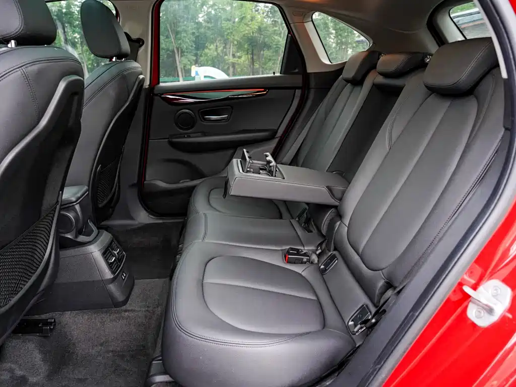 BMW 2 Series Active Tourer 2018 — фото 21