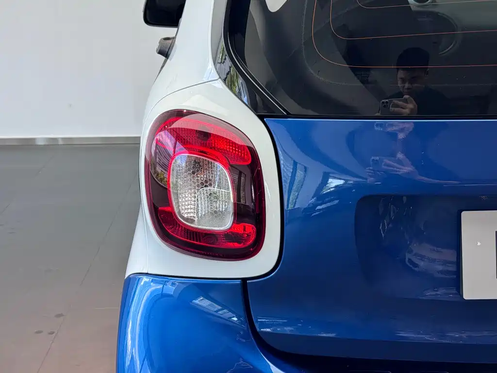 smart Fortwo 2016 — фото 13