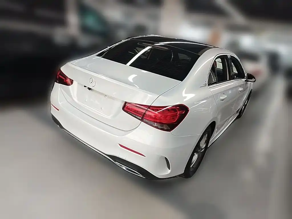 Mercedes-Benz A-Class 2020 — фото 12