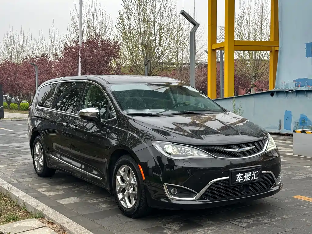 Chrysler Grand Voyager 2019 — фото 3