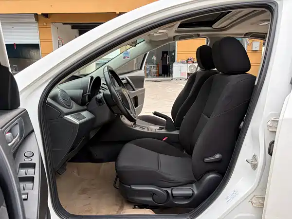 Mazda 3 Xingcheng 2013