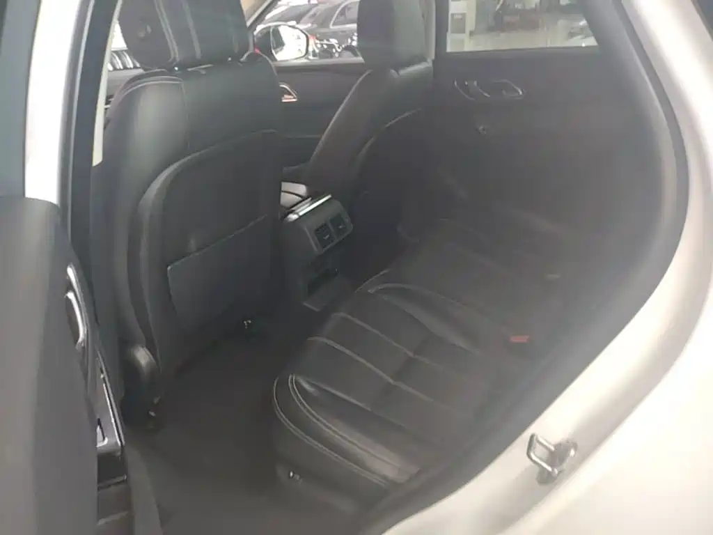 Land Rover Velar 2018 — фото 17
