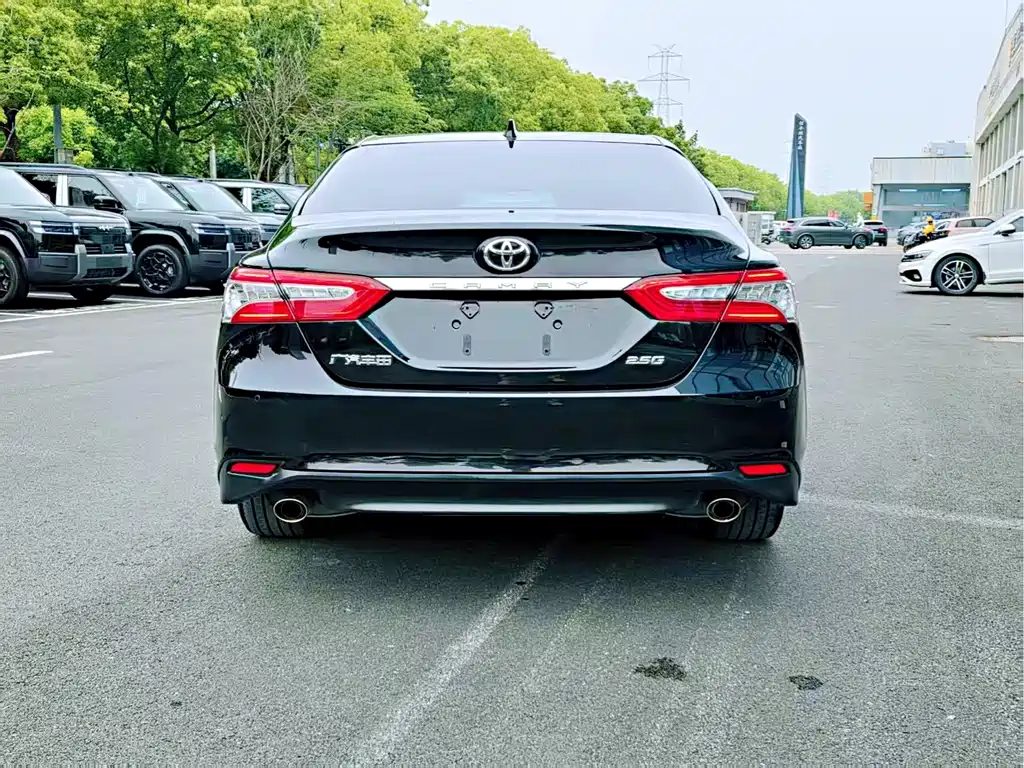 Toyota Camry 2022 — фото 9